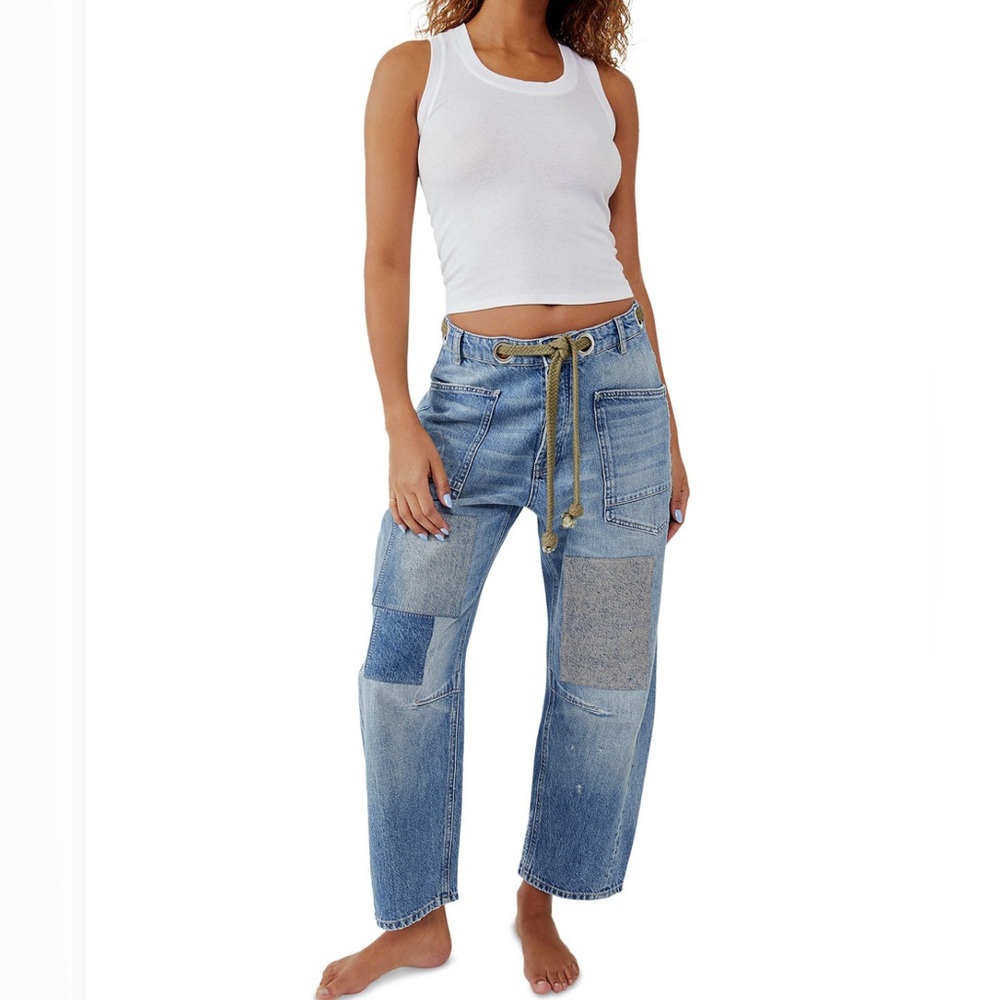 Free People
Women's Moxie Cotton Low-Slung Barrel
Jeans